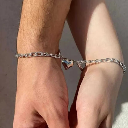 Mıknatıslı Birleşen Kalpli Sevgili Bilekliği